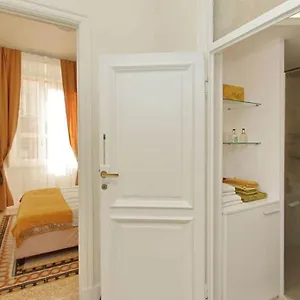 Elegant In The Heart Of Rome-navona Area Appartement